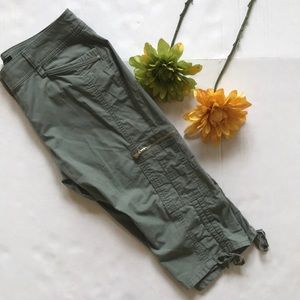 White House Black Market Capri Size 8🌻